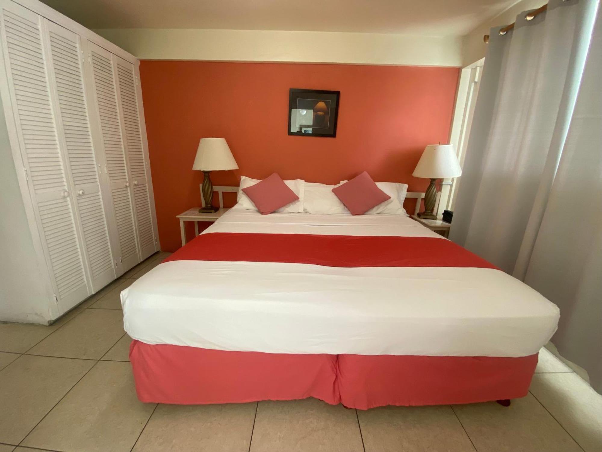 Melrose Beach Apartments Inc بريدج تاون الغرفة الصورة