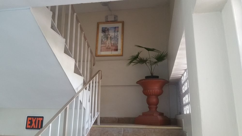 Melrose Beach Apartments Inc بريدج تاون المظهر الخارجي الصورة